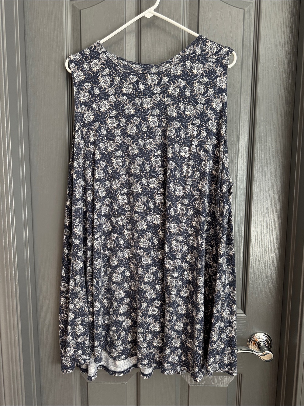 Lane Bryant Navy and White Floral Swing Tank Top